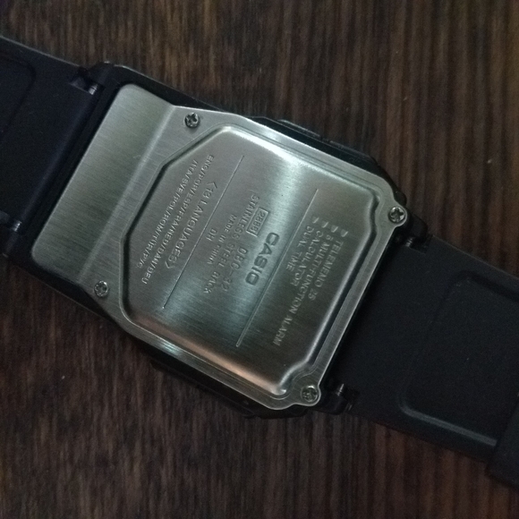 CASIO DBC-32 Data Bank 13 language watch - Picture 3 of 7